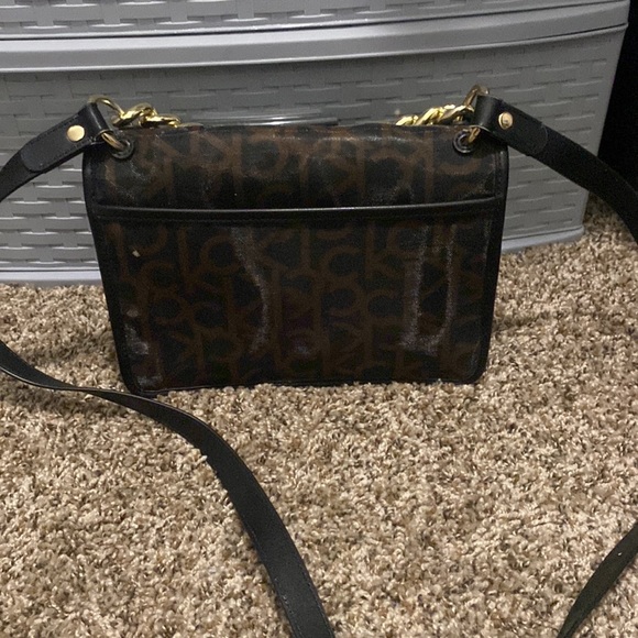 Calvin Klein Crossbody With Chain - Picture 6 of 8